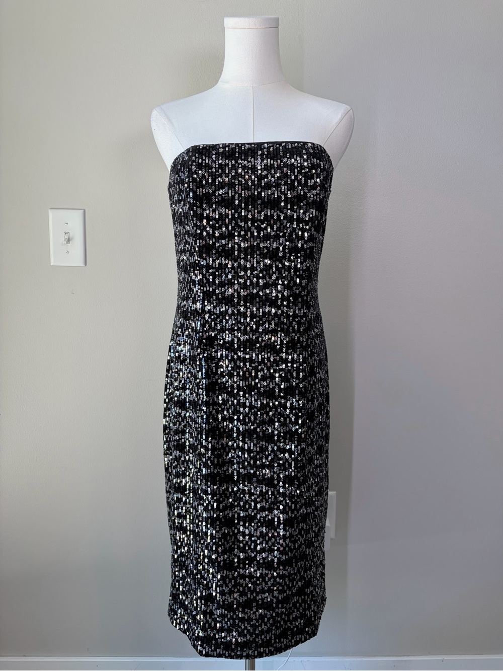 White House Black Market Strapless Sequin Knee Length Dress Party Cocktail - Picture 2 of 10
